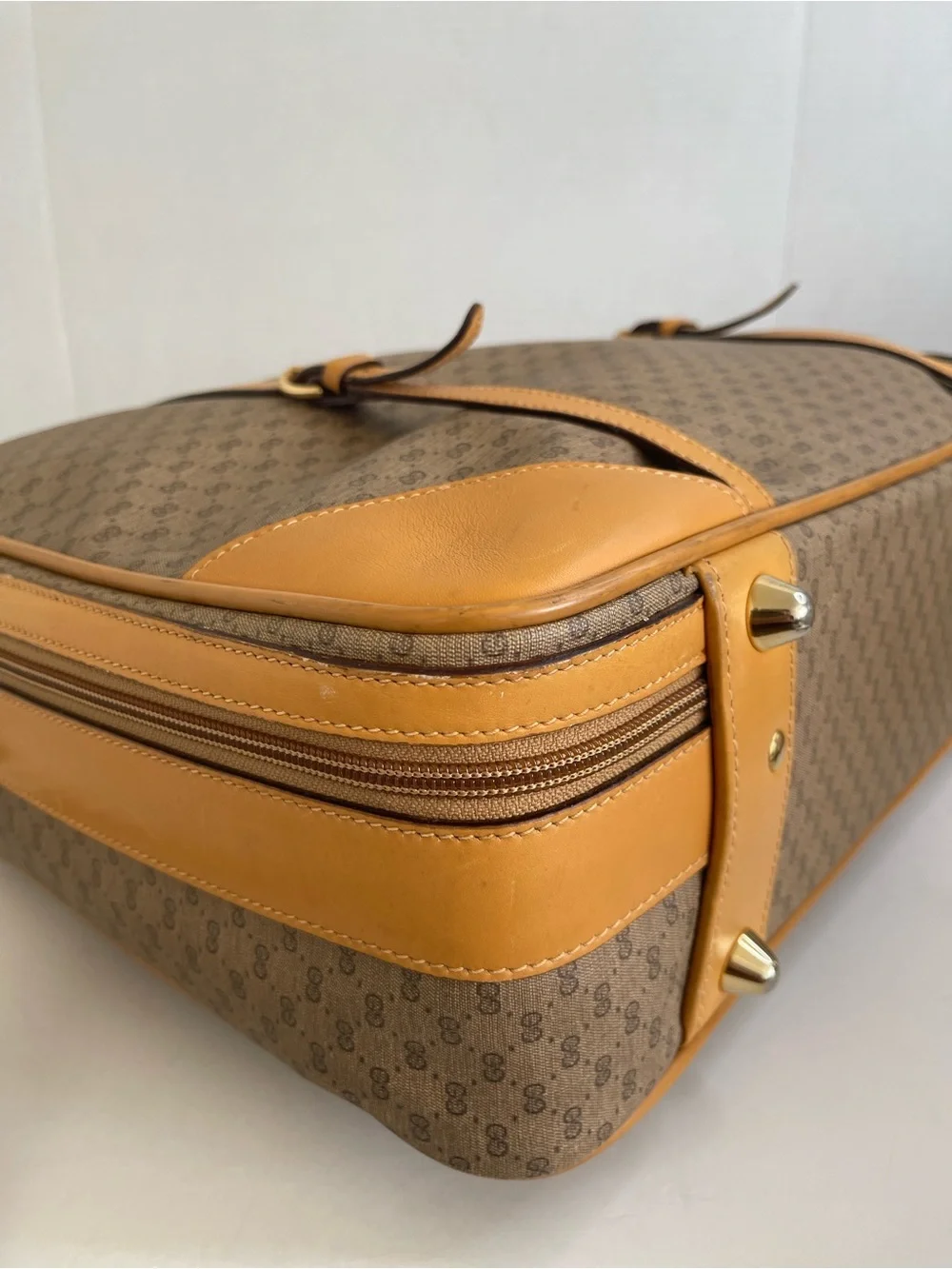 Gucci GG Supreme suitcase